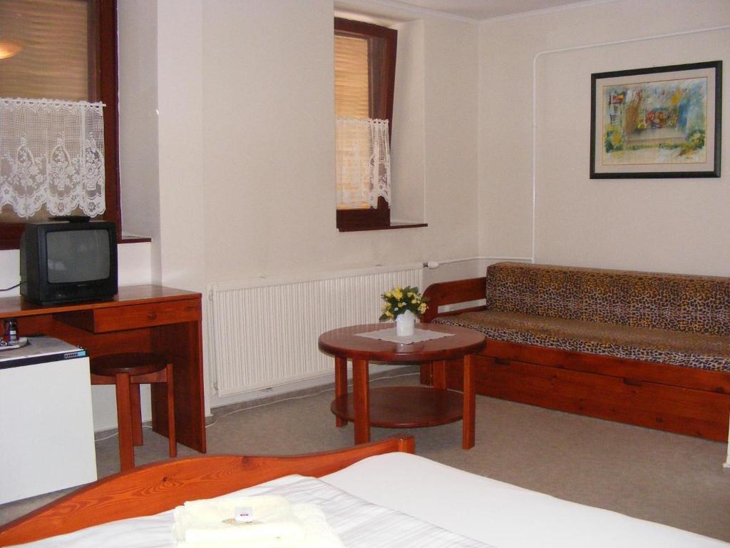 Hotel Fama Hódmezővásárhely Pokój zdjęcie