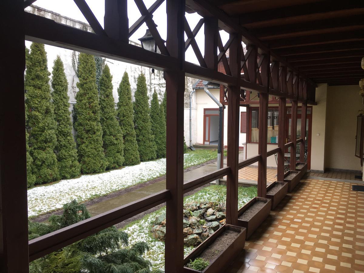 Hotel Fama Hódmezővásárhely Zewnętrze zdjęcie